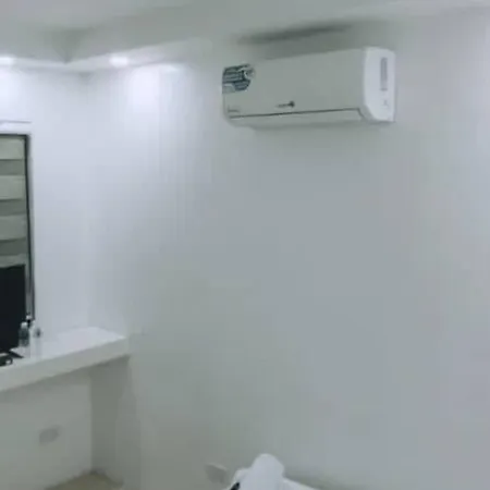 Reddoorz Near Sm Bicutan Apartment
